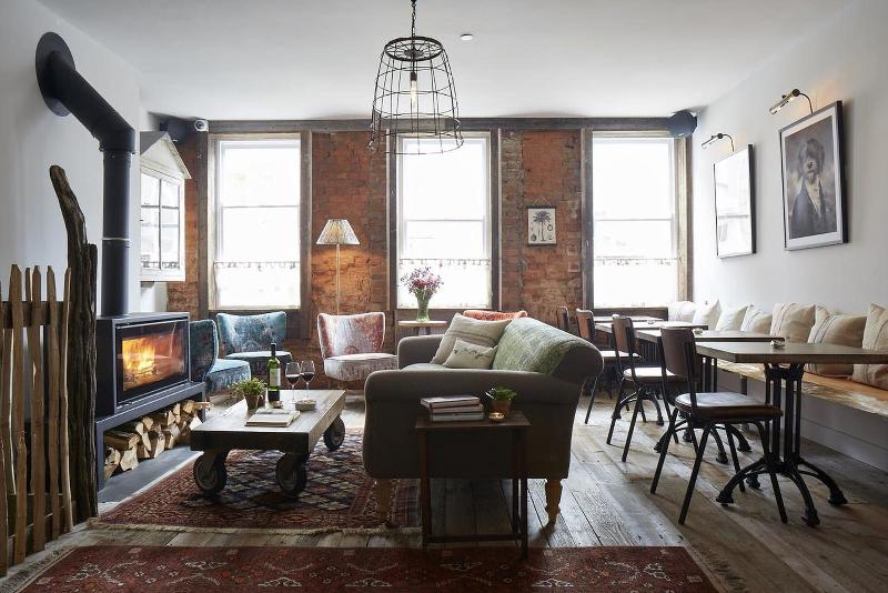 Artist Residence Boutique Guesthouse image
