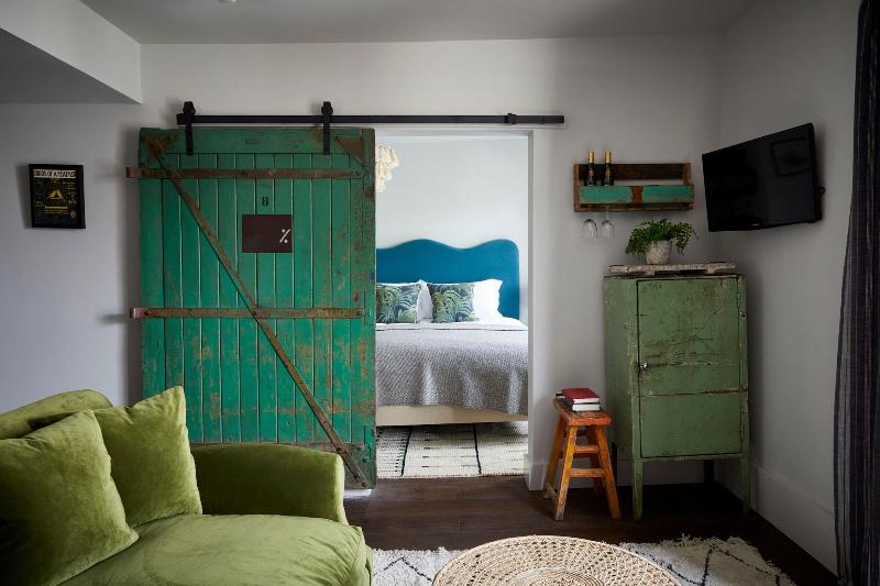 Artist Residence Boutique Guesthouse image