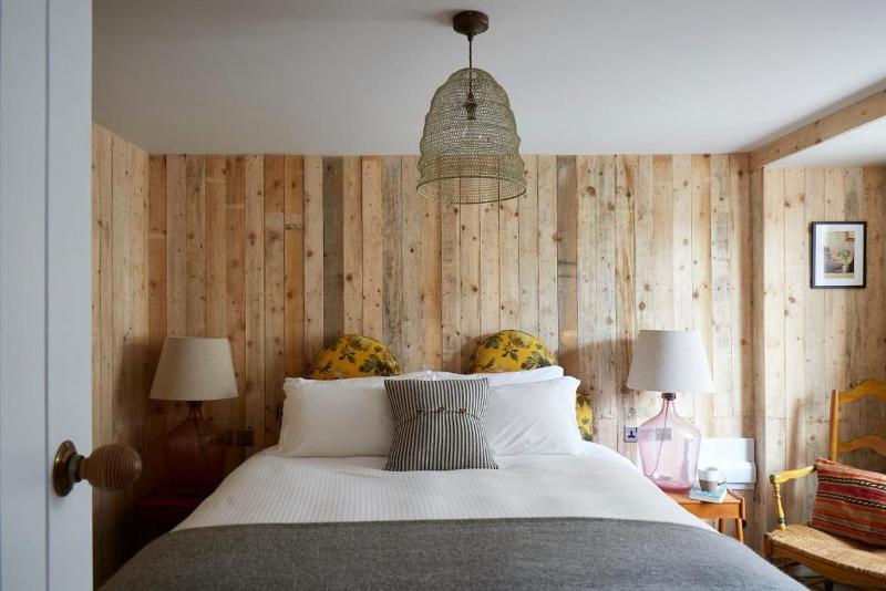 Artist Residence Boutique Guesthouse image