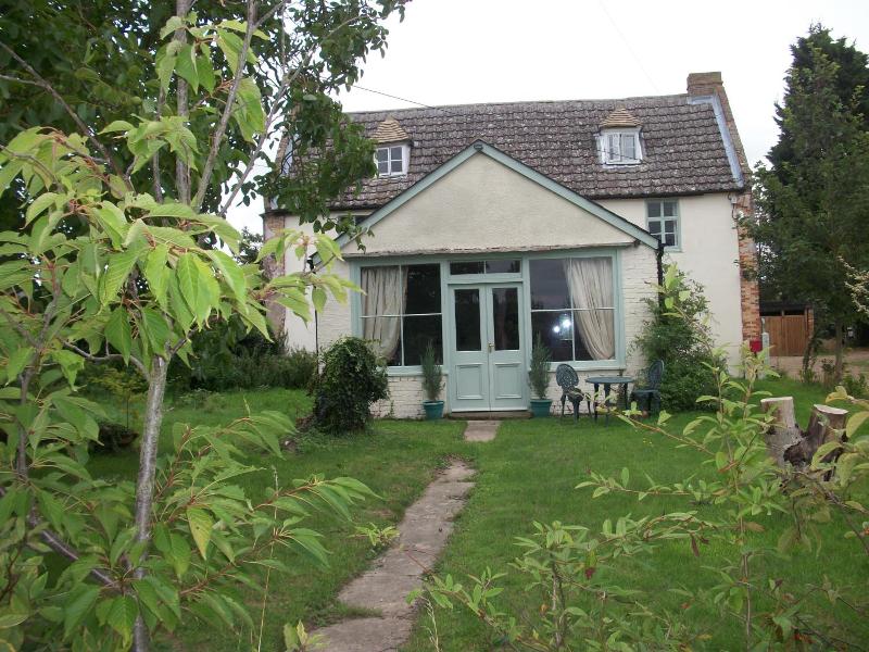 The Walnuts Country House image