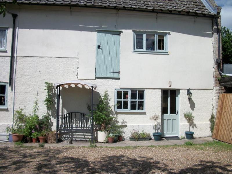 The Walnuts Country House image
