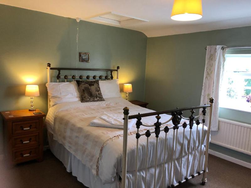 The Walnuts Country House image