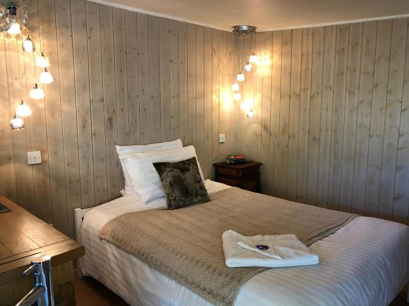 The Walnuts Country House image