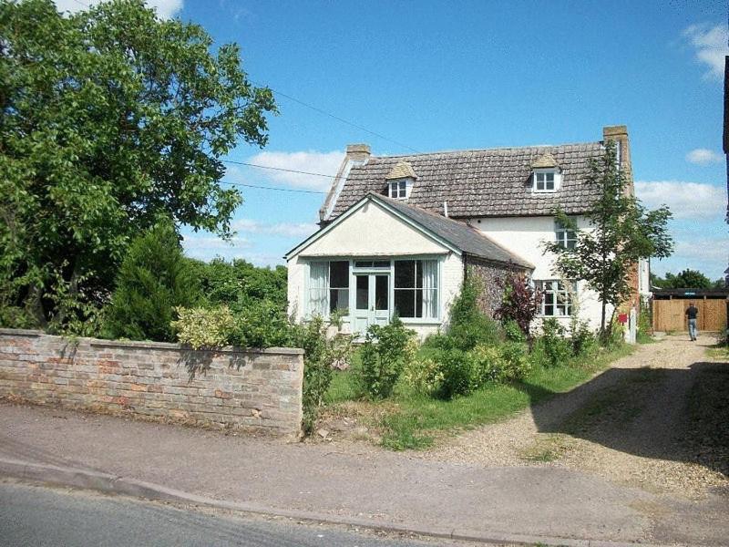 The Walnuts Country House image