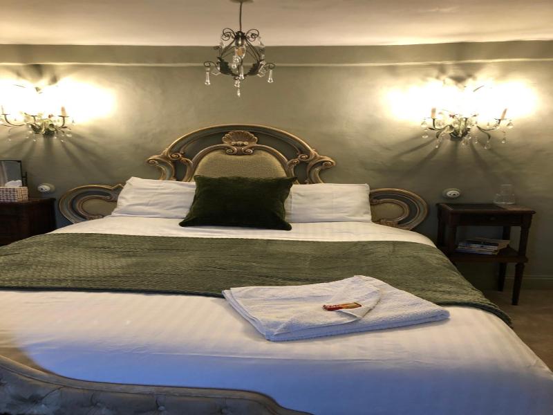 The Walnuts Country House image