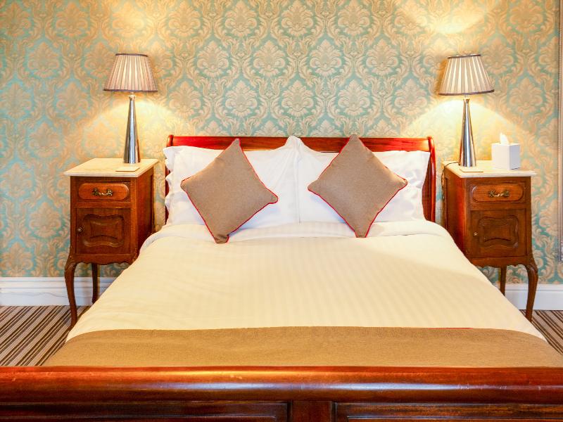 Bed room