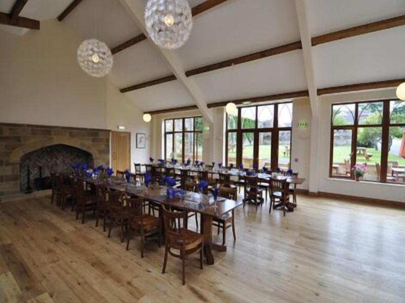 Sneaton Castle Centre image