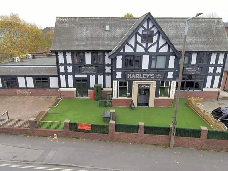 Harleys Inn image