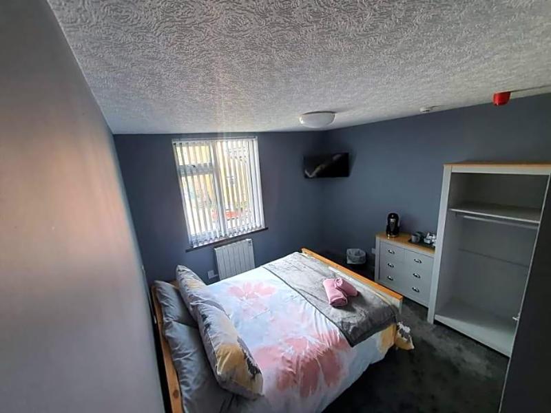 Harleys Inn image