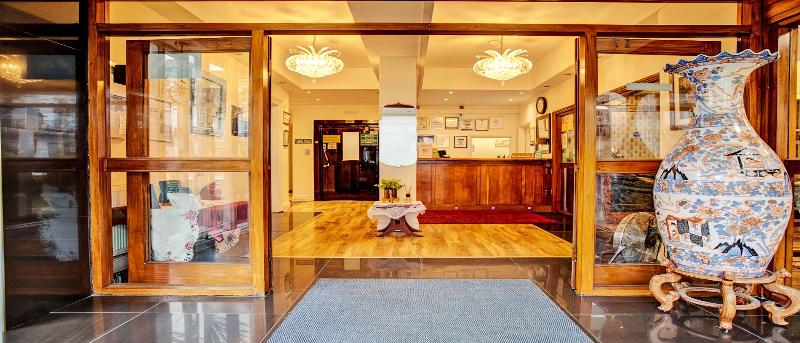 OYO The Waverley Hotel image