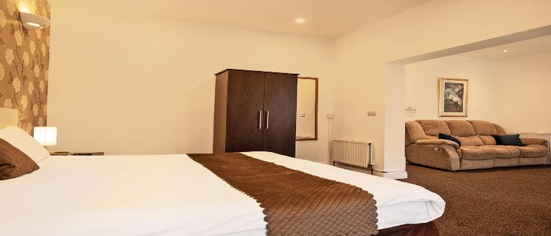 OYO The Waverley Hotel image
