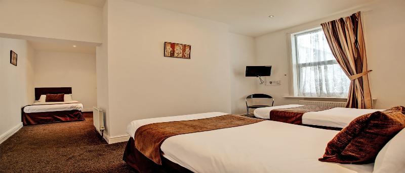 OYO The Waverley Hotel image