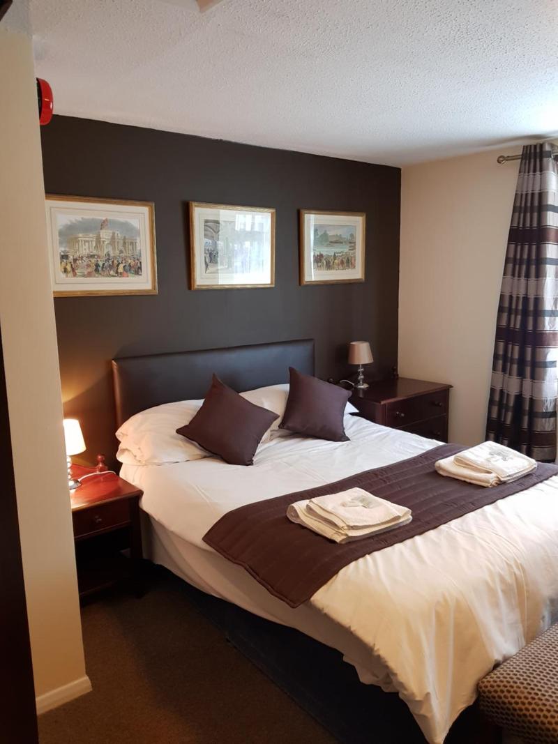 Old George Hotel image