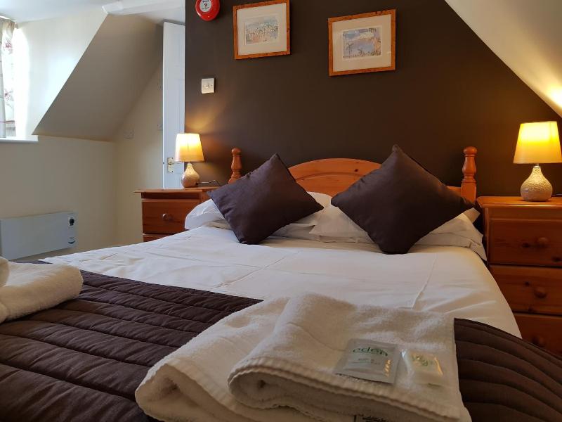 Old George Hotel image