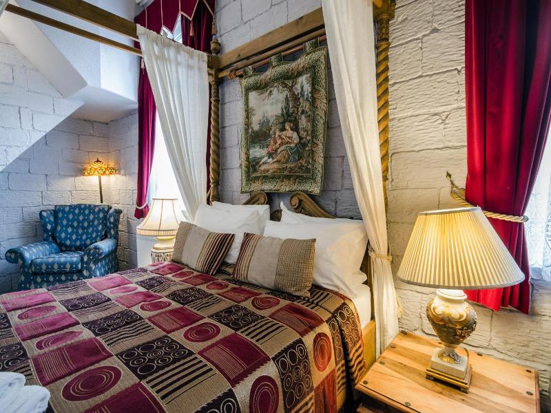 The Dukes Folly Hotel image