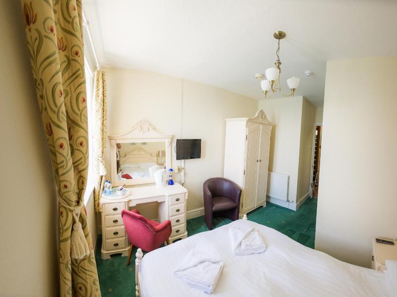Queensbridge Hotel image