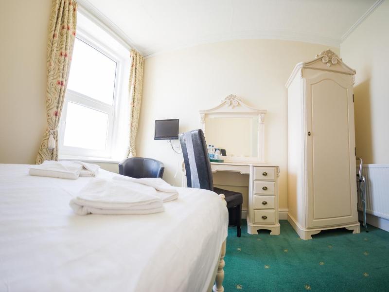 Queensbridge Hotel image