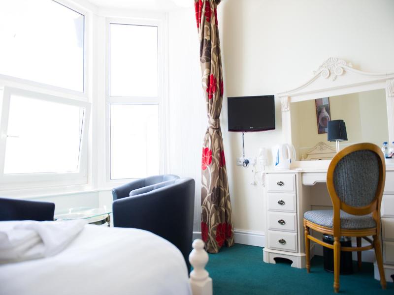 Queensbridge Hotel image
