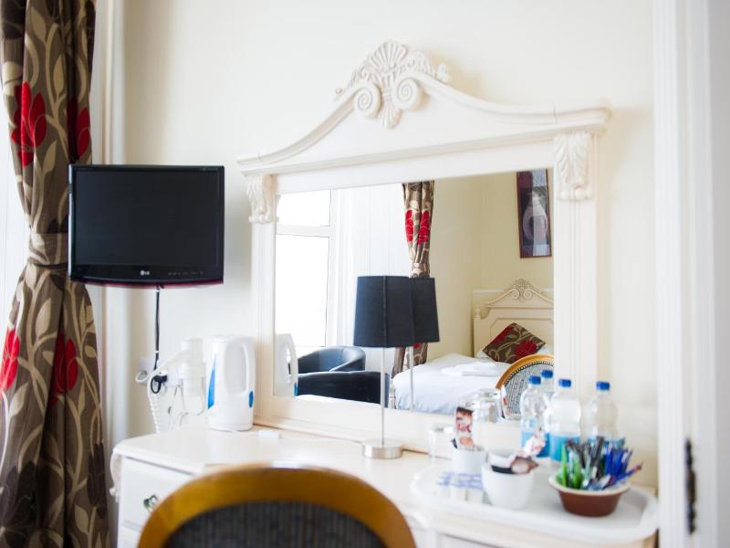 Queensbridge Hotel image
