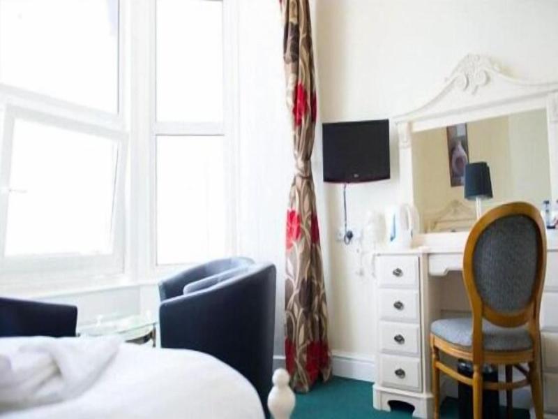 Queensbridge Hotel image
