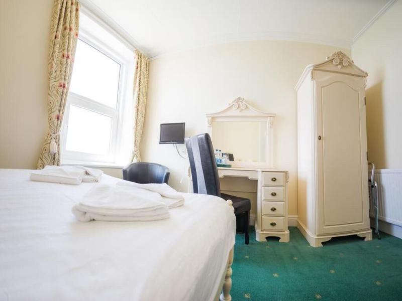 Queensbridge Hotel image