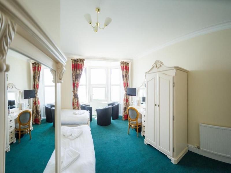 Queensbridge Hotel image
