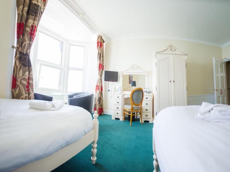 Queensbridge Hotel image