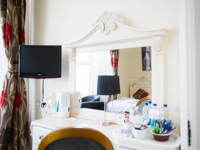Queensbridge Hotel image