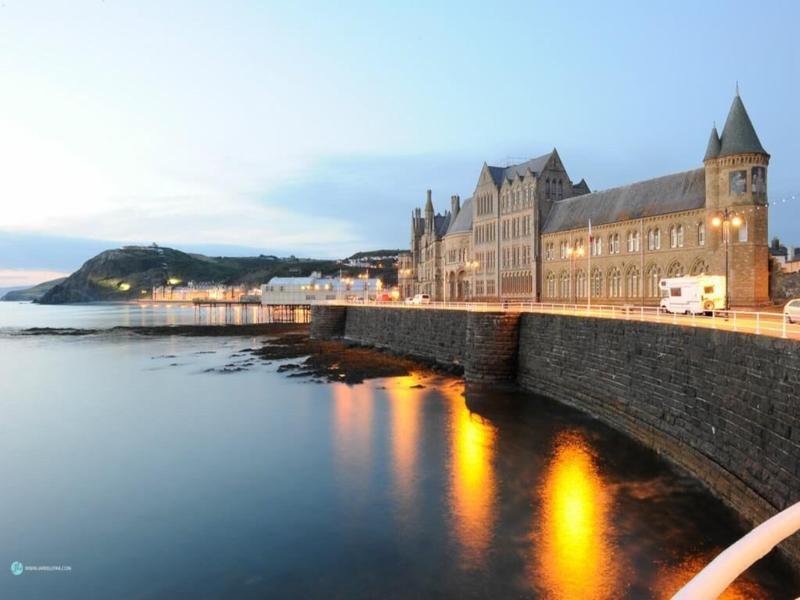Queensbridge Hotel image