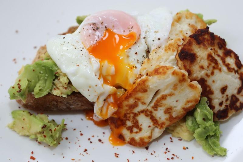 The Waves - Coastal Bed   Breakfast image