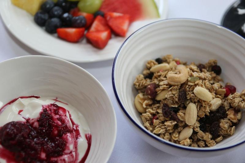 The Waves - Coastal Bed   Breakfast image