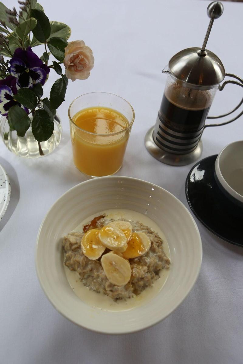 The Waves - Coastal Bed   Breakfast image
