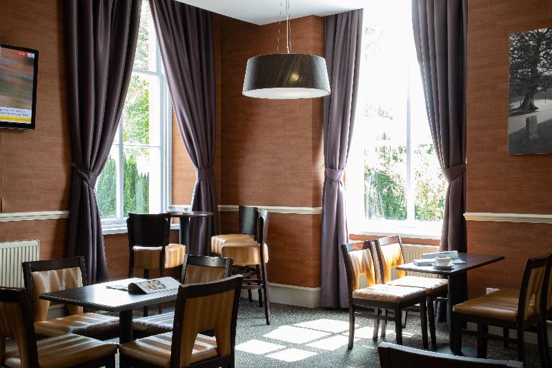 The Tarbet Hotel BAR