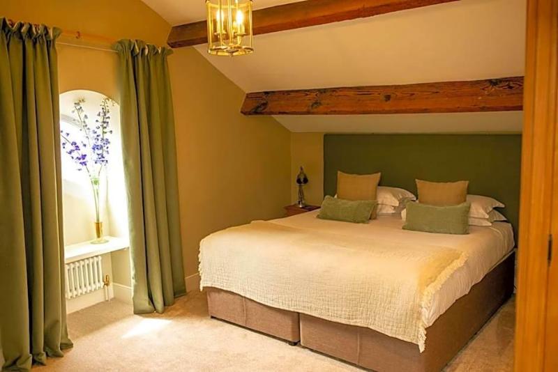 The coach house image