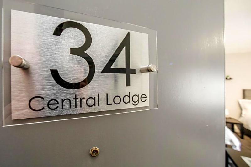 Huddersfield Central Lodge Hotel image