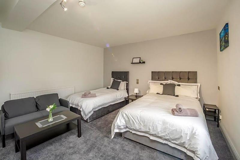Huddersfield Central Lodge Hotel image