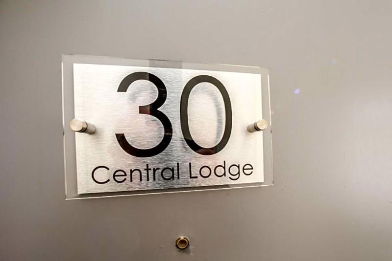 Huddersfield Central Lodge Hotel image