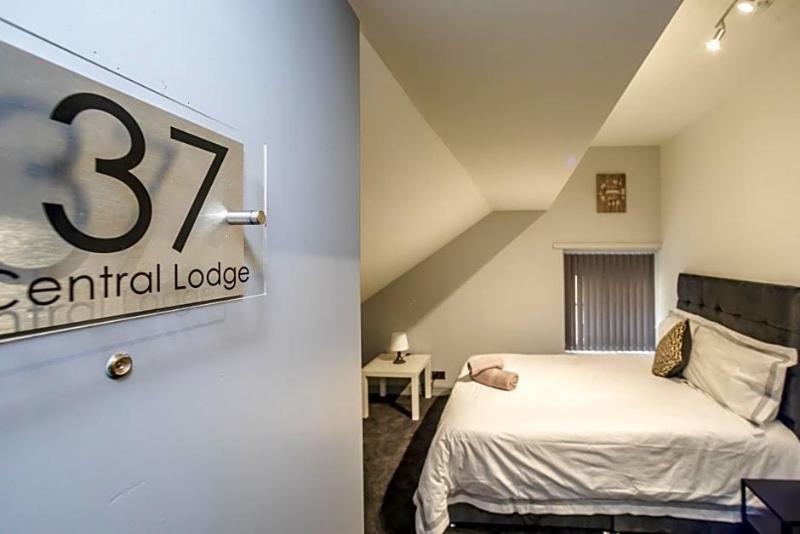 Huddersfield Central Lodge Hotel image