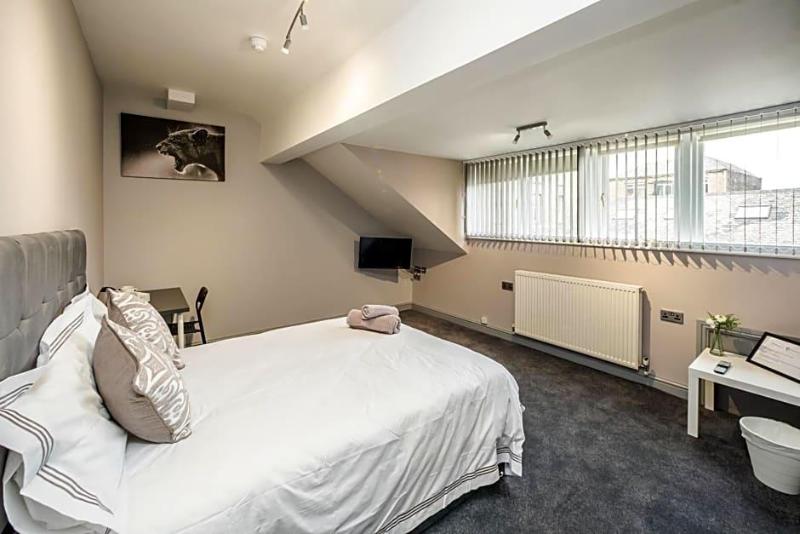 Huddersfield Central Lodge Hotel image