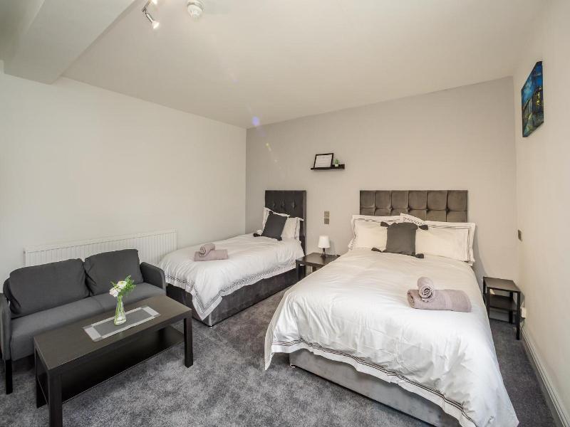 Huddersfield Central Lodge Hotel image
