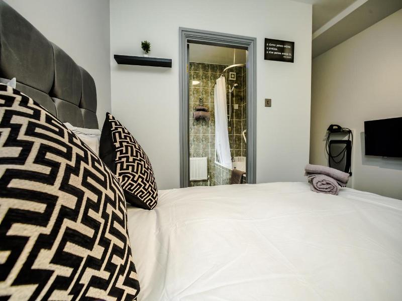 Huddersfield Central Lodge Hotel image