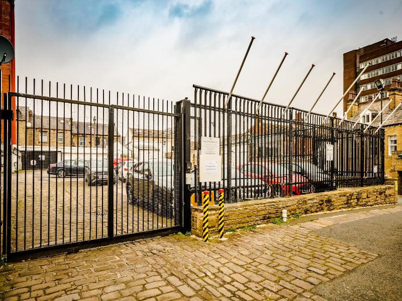 Huddersfield Central Lodge Hotel image