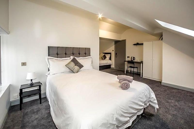 Huddersfield Central Lodge Hotel image