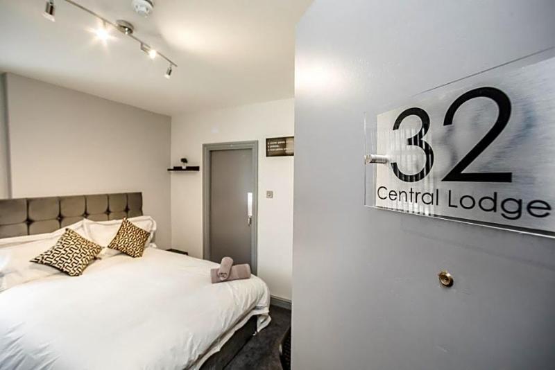 Huddersfield Central Lodge Hotel image