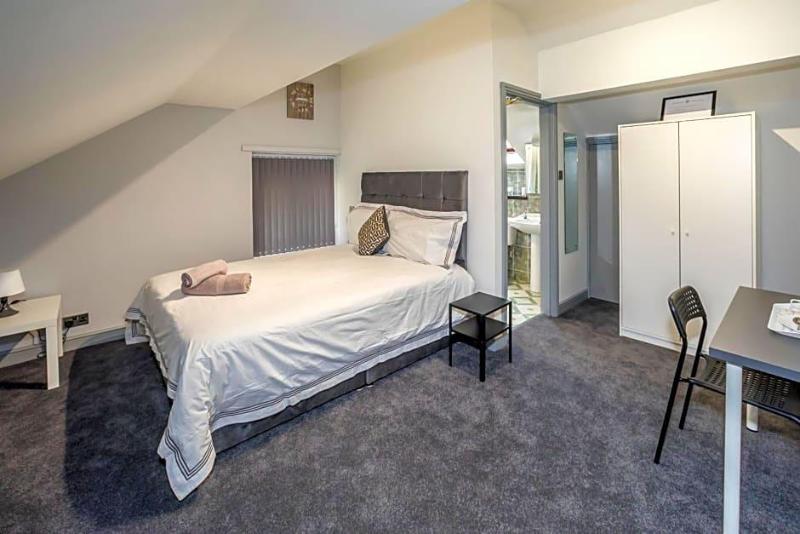 Huddersfield Central Lodge Hotel image