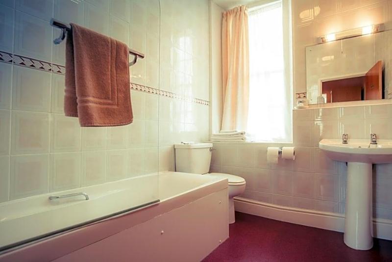 Richmond Hotel image