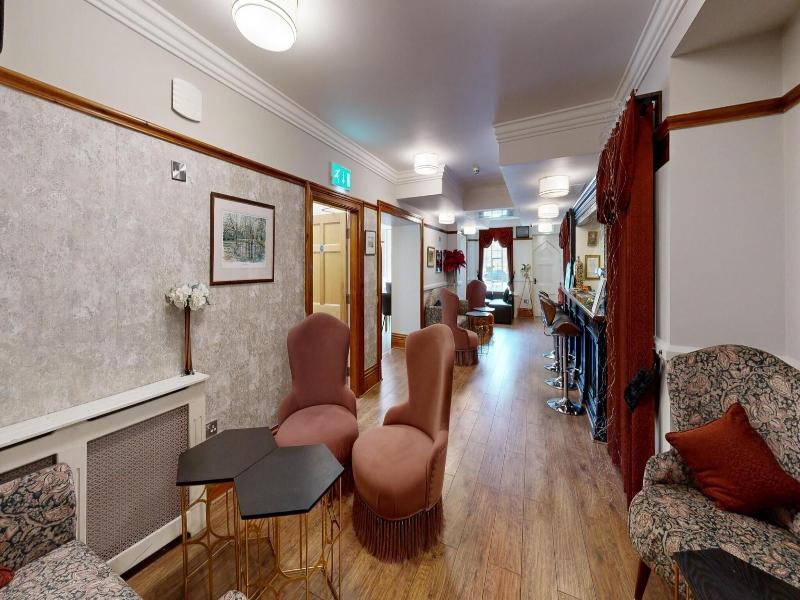 High Tor Hotel image