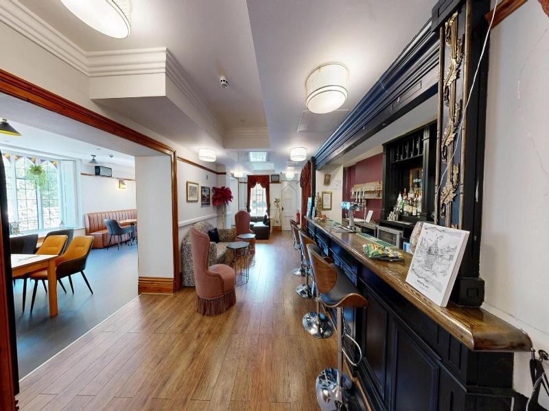 High Tor Hotel image