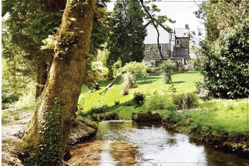 Afon Rhaiadr Country House image
