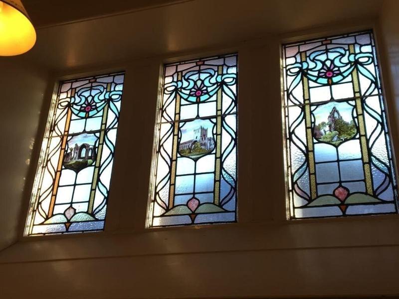 Ravenswood House image